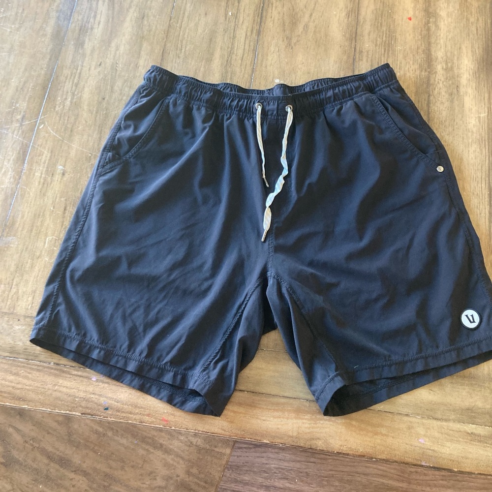 Vuori Mens XL shorts